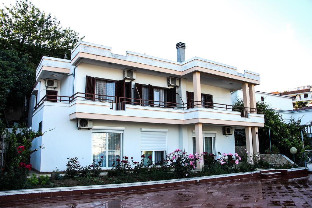 Apartments Aga Ulcinj Exteriör bild
