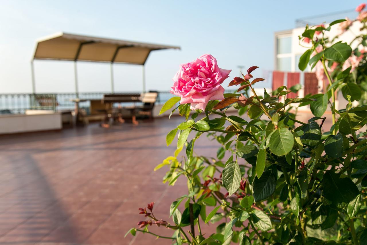 Apartments Aga Ulcinj Exteriör bild